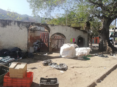 Negocio Acopio De Chatarra Y Metales