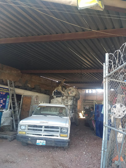Negocio Reciclajes El 13