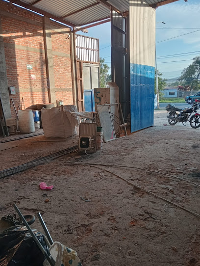 Recuperadora De Chatarra Y Metales | Los Güeros